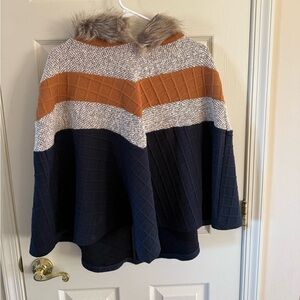 Women's Multicolor Sweater with Faux Fur Collar